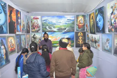 आकर्षक कलाकृतियाँ और पेंटिंग्स